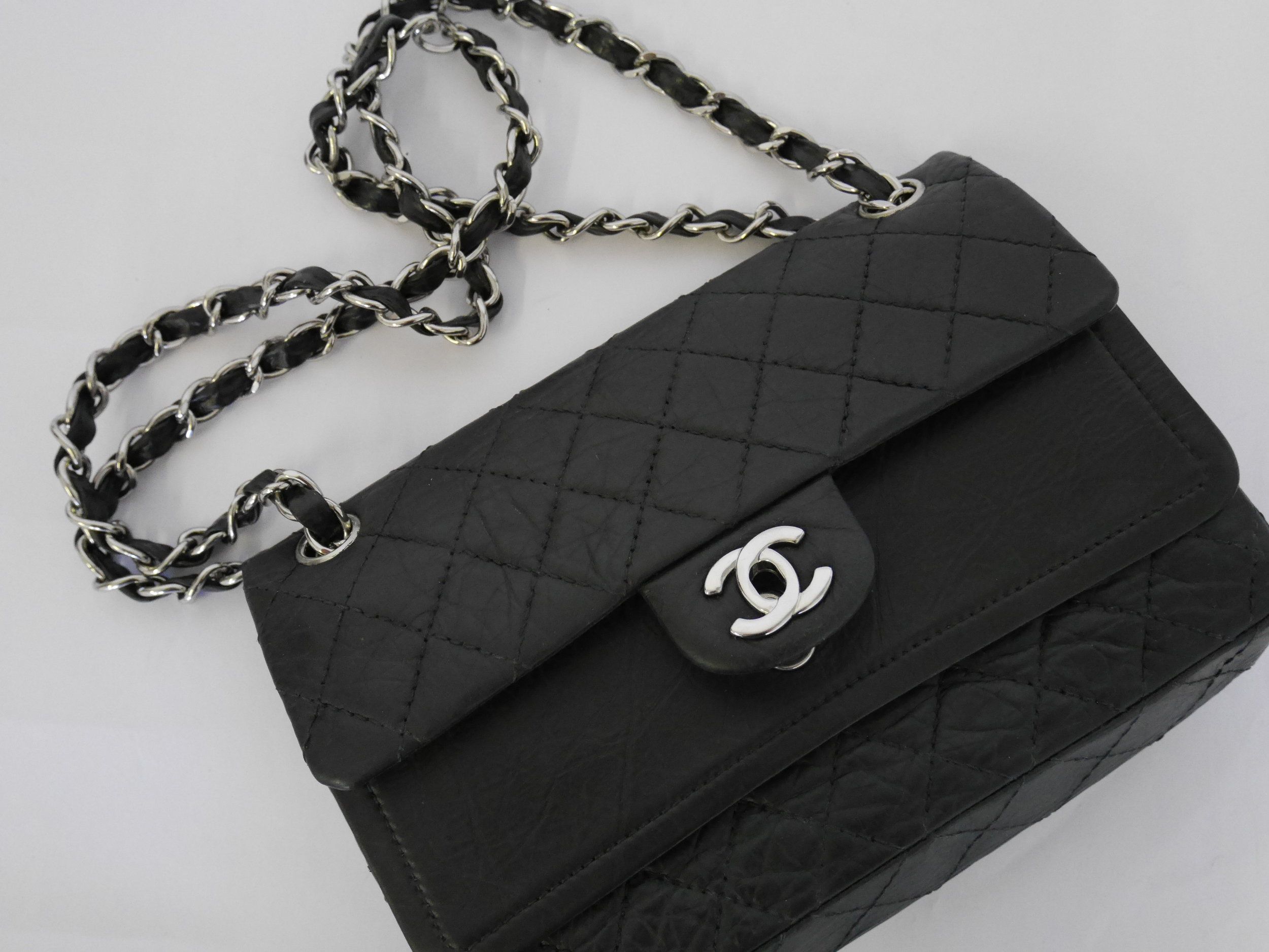 Chanel Black Glazed Caviar Modern Chain Tote - Shop Chanel Handbags CA
