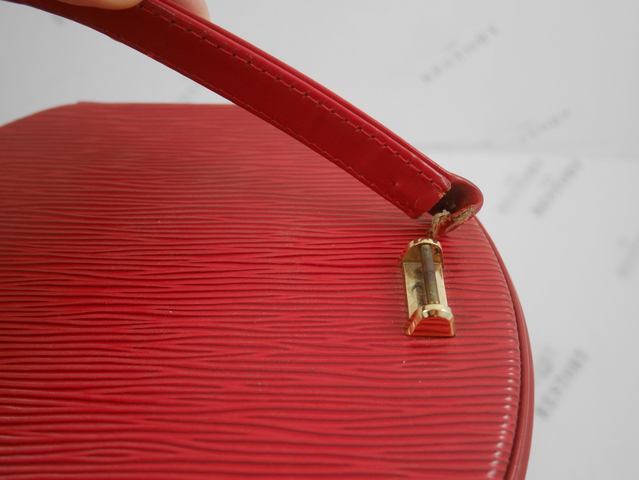 Gorgeous Vintage Authentic Louis Vuitton CANNES RED EPI Hand Bag Cosmetic